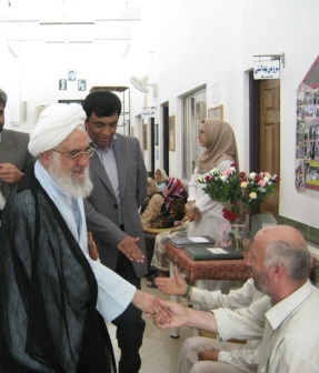 بازديد آيت الله قرباني، فرماندار و شهردار لاهيجان از آسايشگاه سالمندان لاهيجان